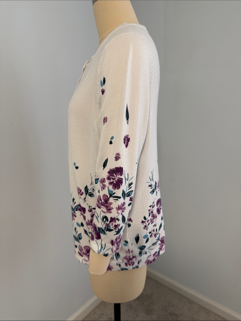 Roz & Ali White Cardigan with Purple Floral Print Size XL. - Picture 14 of 16